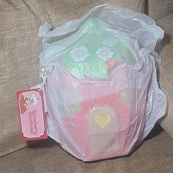 Loungefly Scented Strawberry Shortcake House Crossbody Bag - Picture 2 of 11